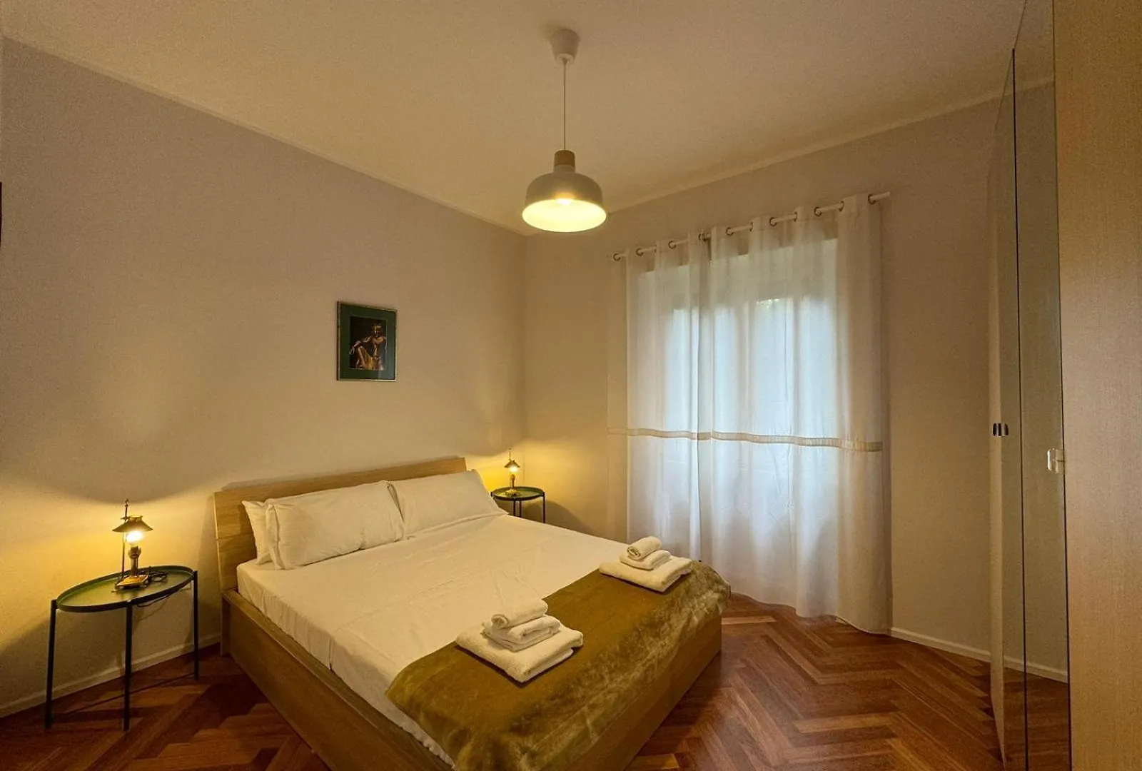 Refined Retreat In Renovated P R A T I Gem Apartment Rome