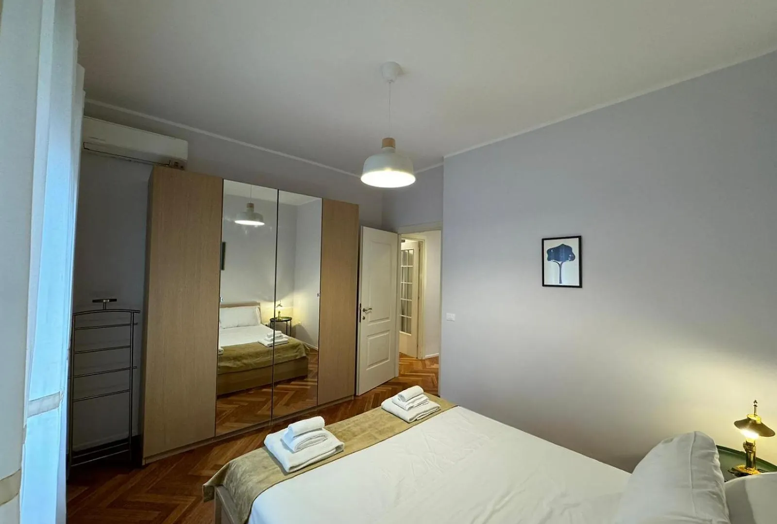 Refined Retreat In Renovated P R A T I Gem Apartment Rome