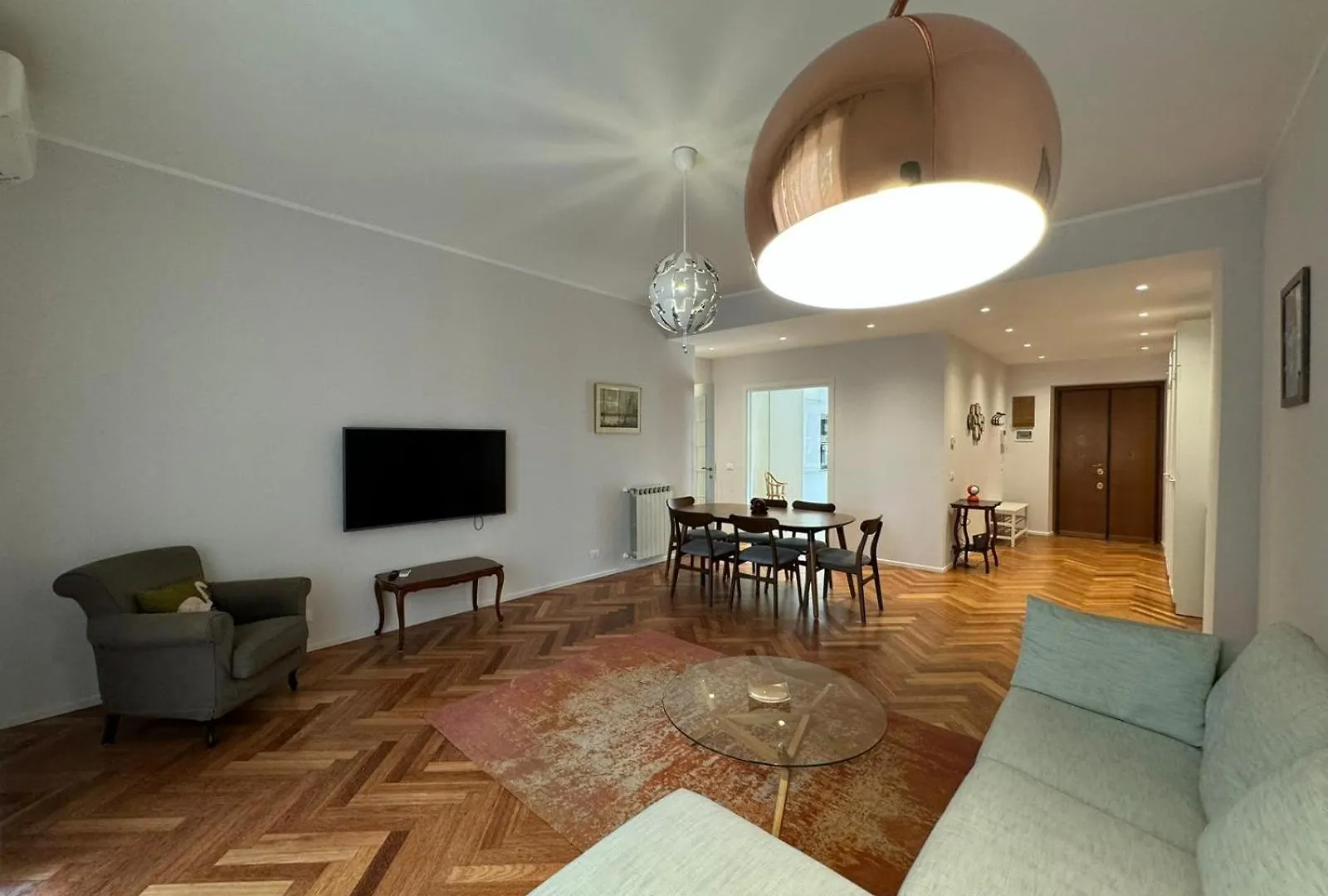 Refined Retreat In Renovated P R A T I Gem Apartment Rome Italy