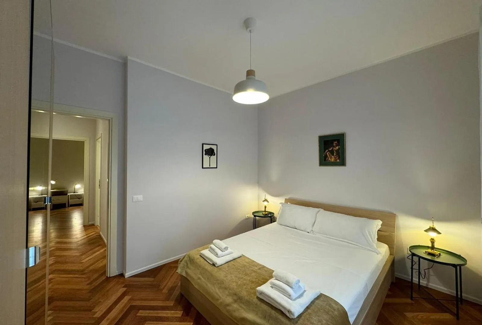 Refined Retreat In Renovated P R A T I Gem Apartment Rome