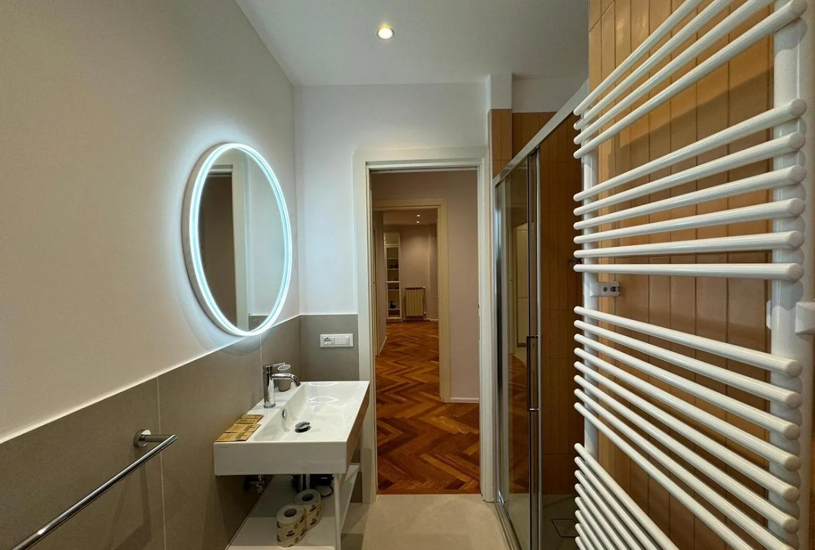 Refined Retreat In Renovated P R A T I Gem Apartment Rome Italy