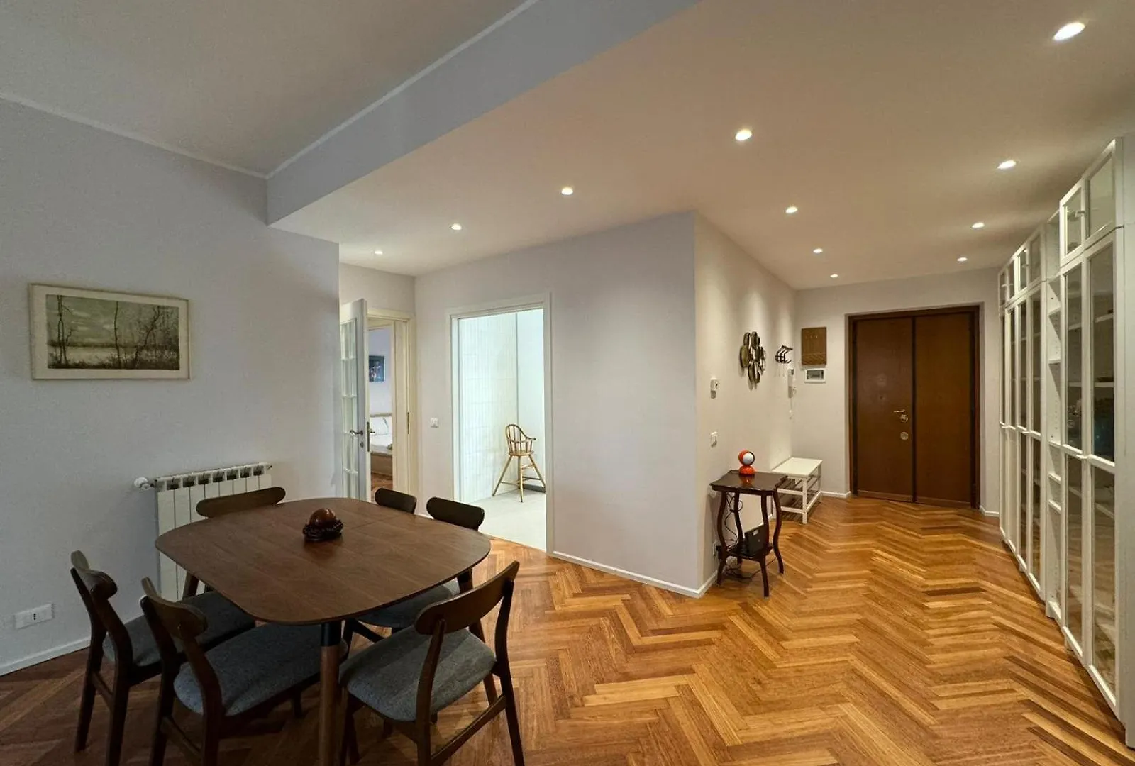 Refined Retreat In Renovated P R A T I Gem Apartment Rome
