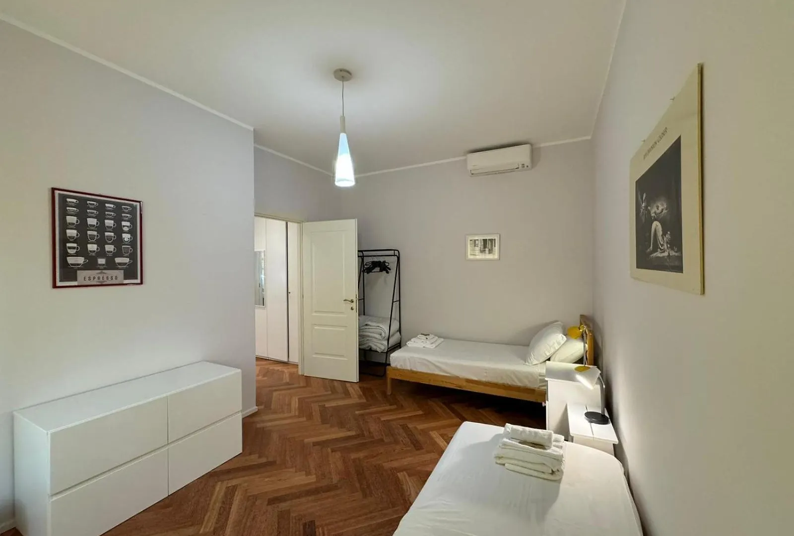 Refined Retreat In Renovated P R A T I Gem Apartment Rome