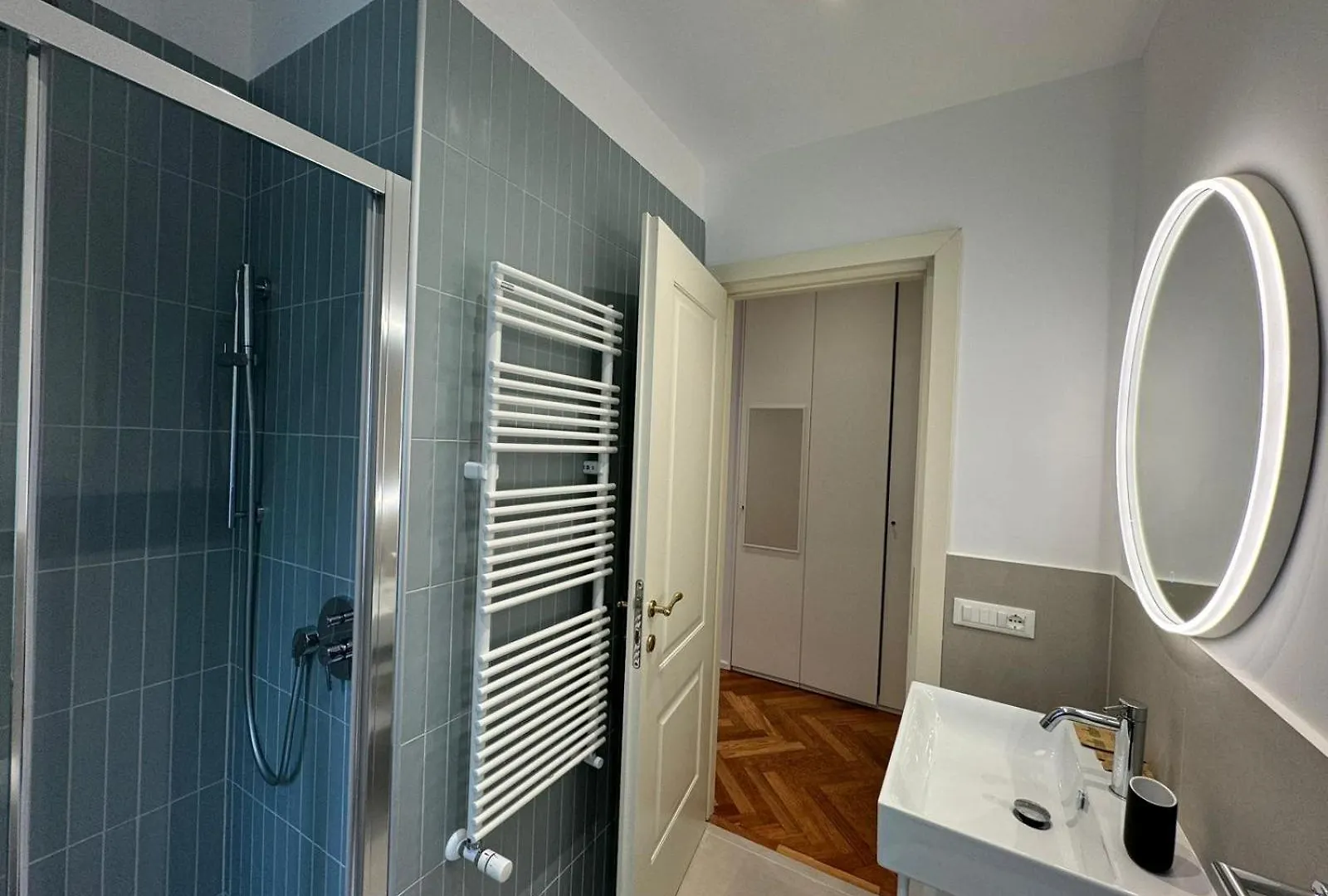 Refined Retreat In Renovated P R A T I Gem Apartment Rome
