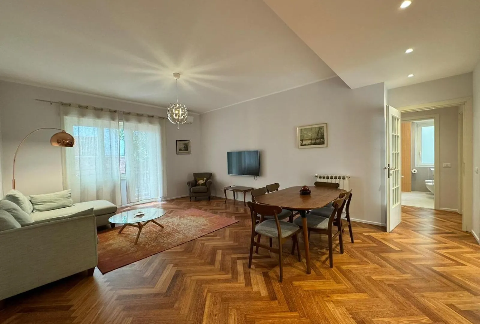 Refined Retreat In Renovated P R A T I Gem Apartment Rome